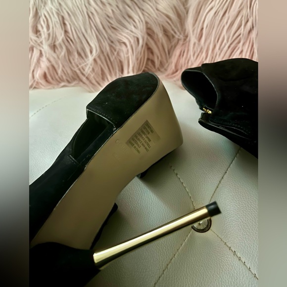 NEW Colin Stuart Black Suede Gold Metal Heel Cutout Ankle Booties Size 11B - Picture 12 of 16